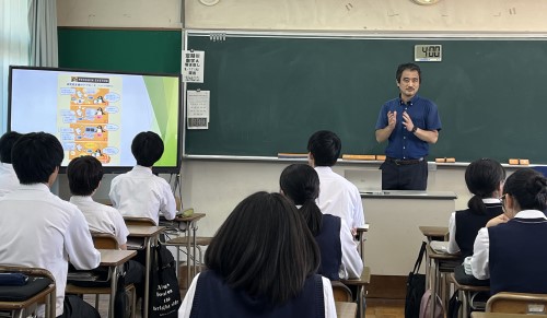 並木中等教育学校にて講義